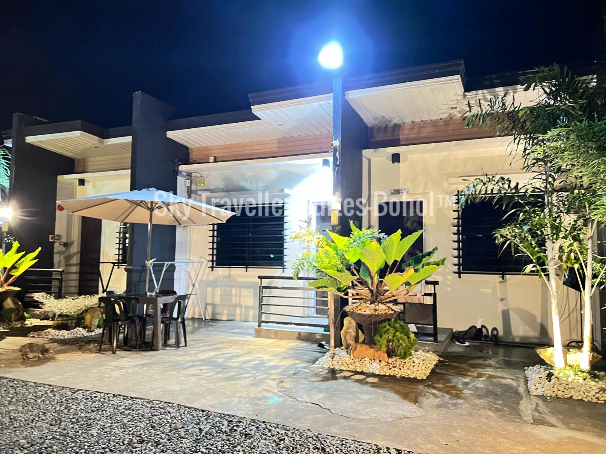 Sky Traveller Suites Panglao Esterno foto