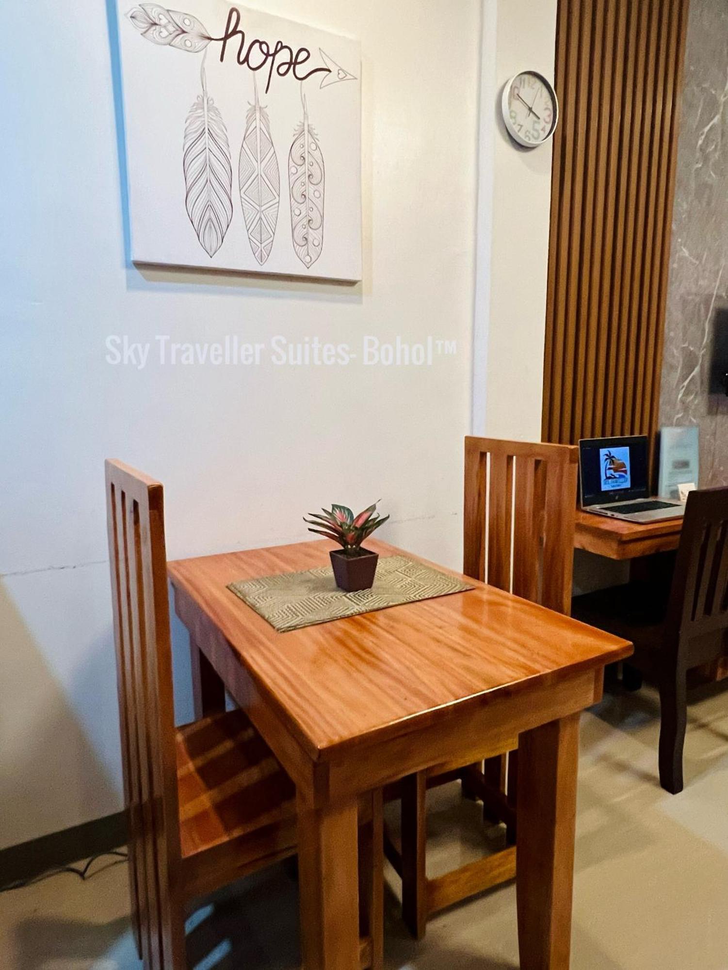 Sky Traveller Suites Panglao Esterno foto
