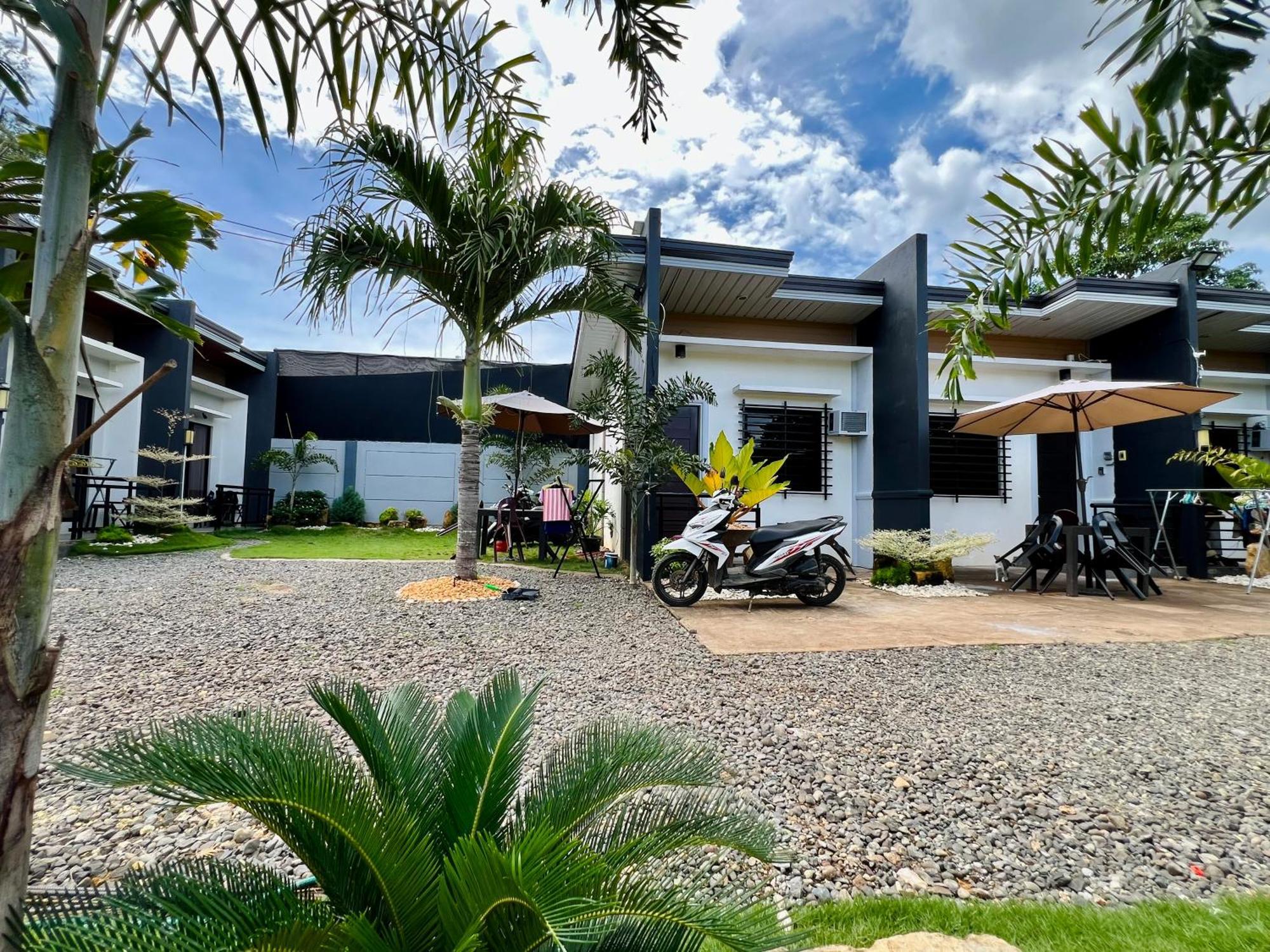 Sky Traveller Suites Panglao Esterno foto
